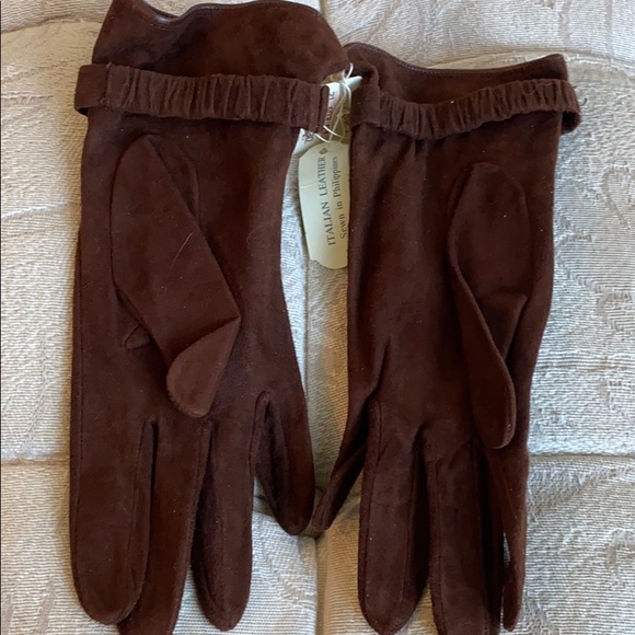 Lord & Taylor genuine Italian leather suede gloves - Picture 3 of 5